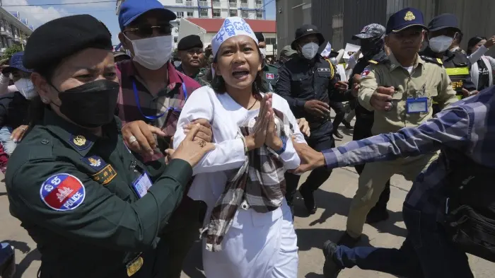 Kunjungan Kapal Angkatan Laut China ke Kamboja: Dinamika Kekuasaan dan Implikasinya bagi Kawasan